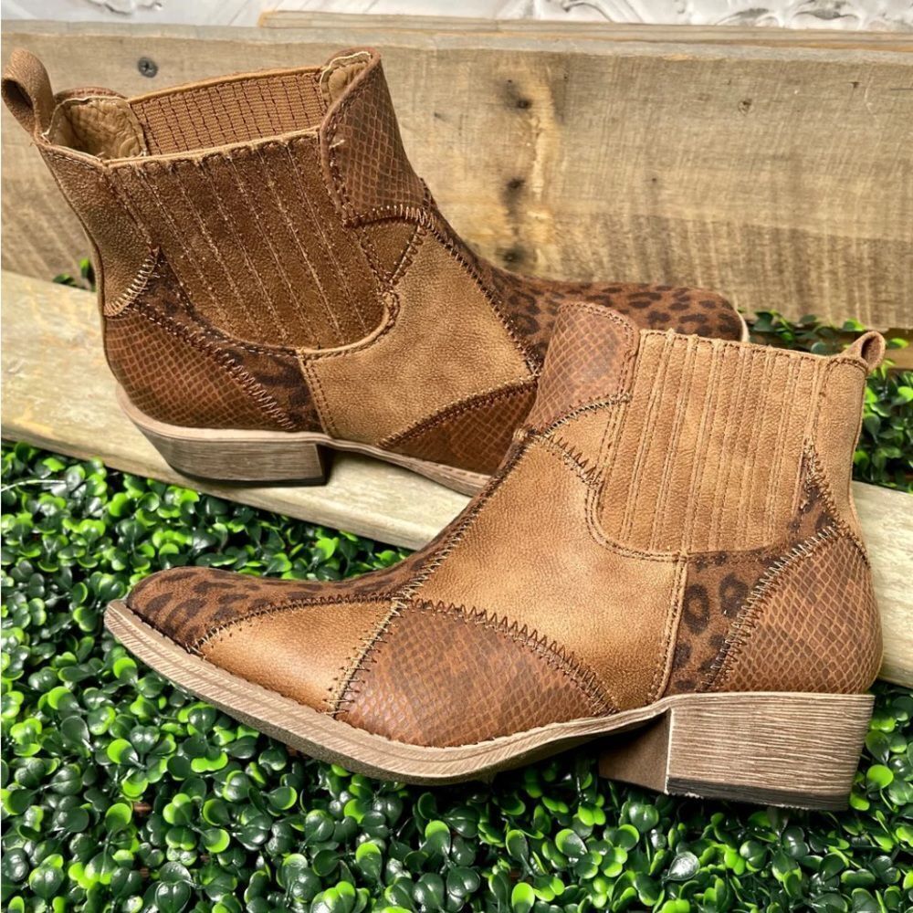 VERY G KNOX BOOT, cheetah 8.5 NEWin box